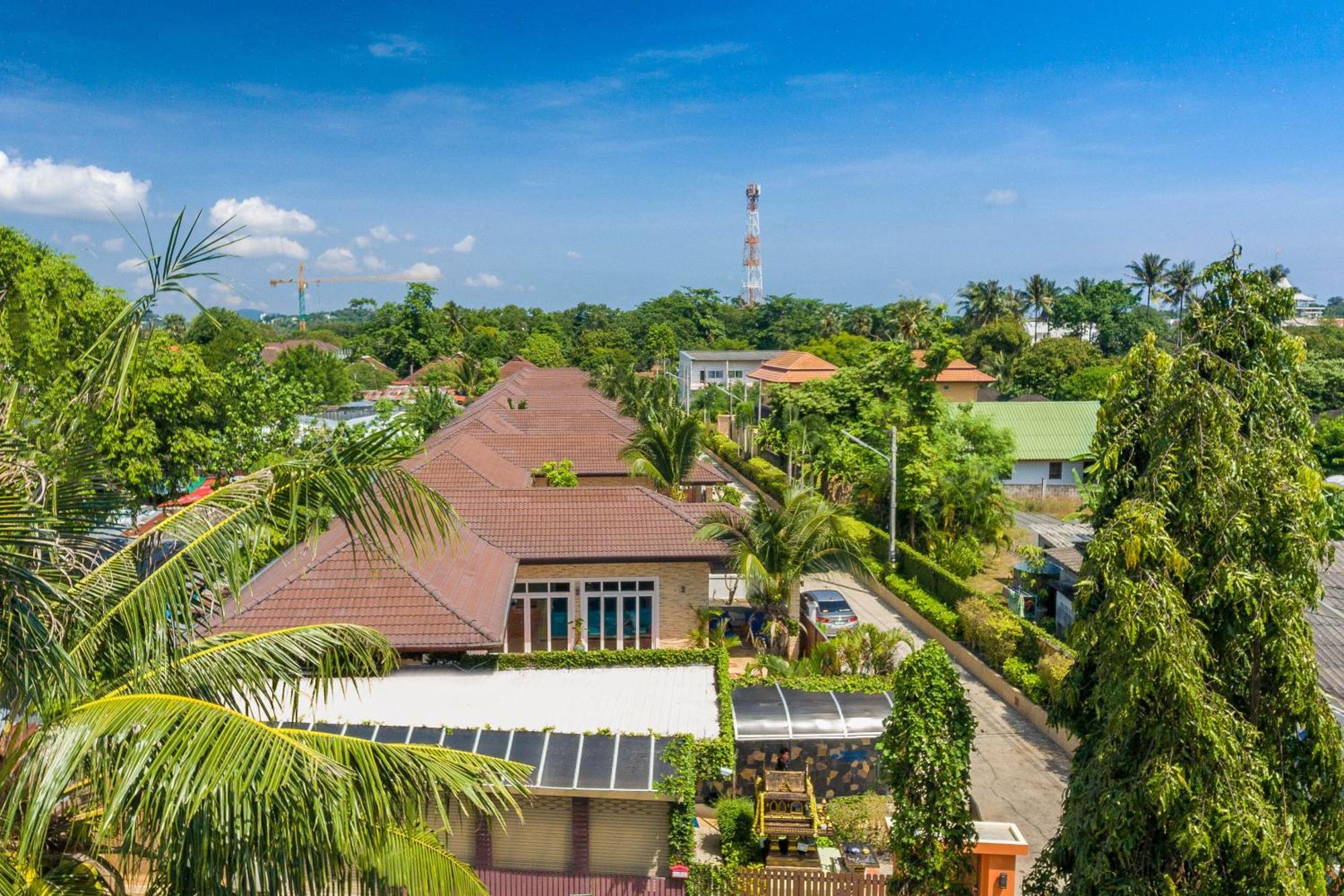 Rawai Private Villas - Pools And Garden Exterior foto